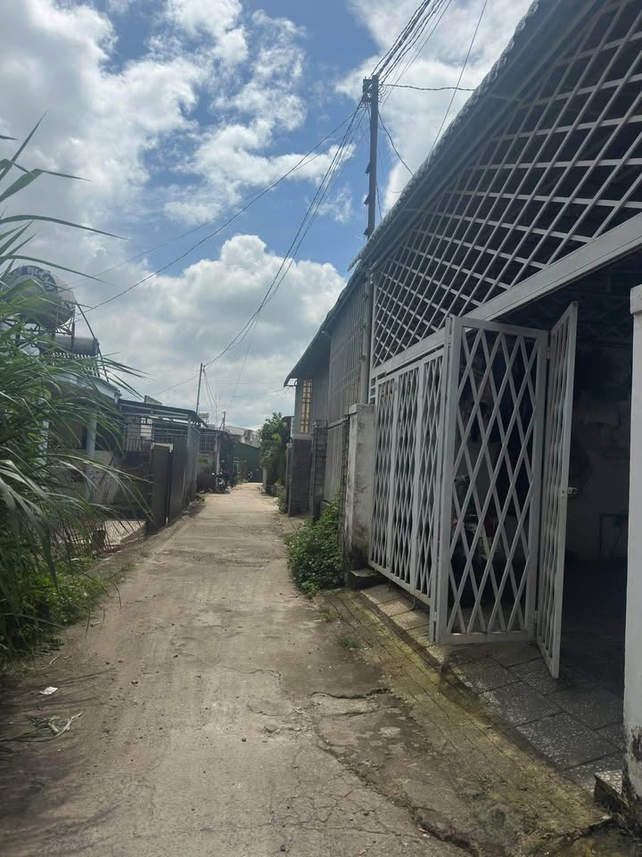 Nhà phố Bùi Thị Xuân, Đức Trọng 90m² giá 2.5 tỷ - Đắc địa, tiện kinh doanh!