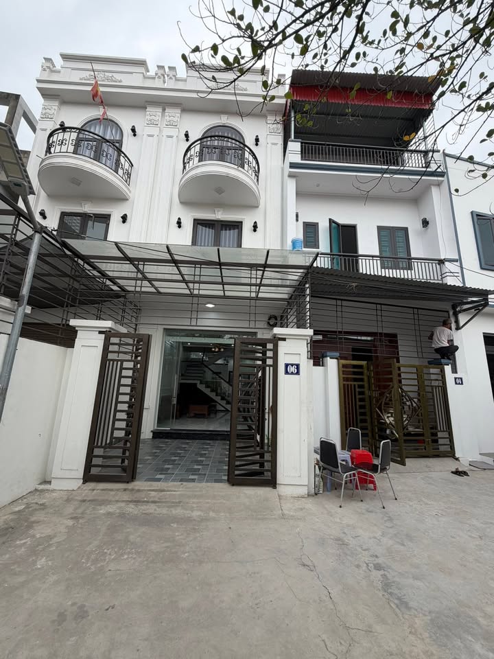 Nhà 3 tầng ngay chợ Ngà Tân Tiến, An Dương, 63m² giá 2.89 tỷ - Ô tô đỗ cửa, thiết kế đầy đủ nội thất!