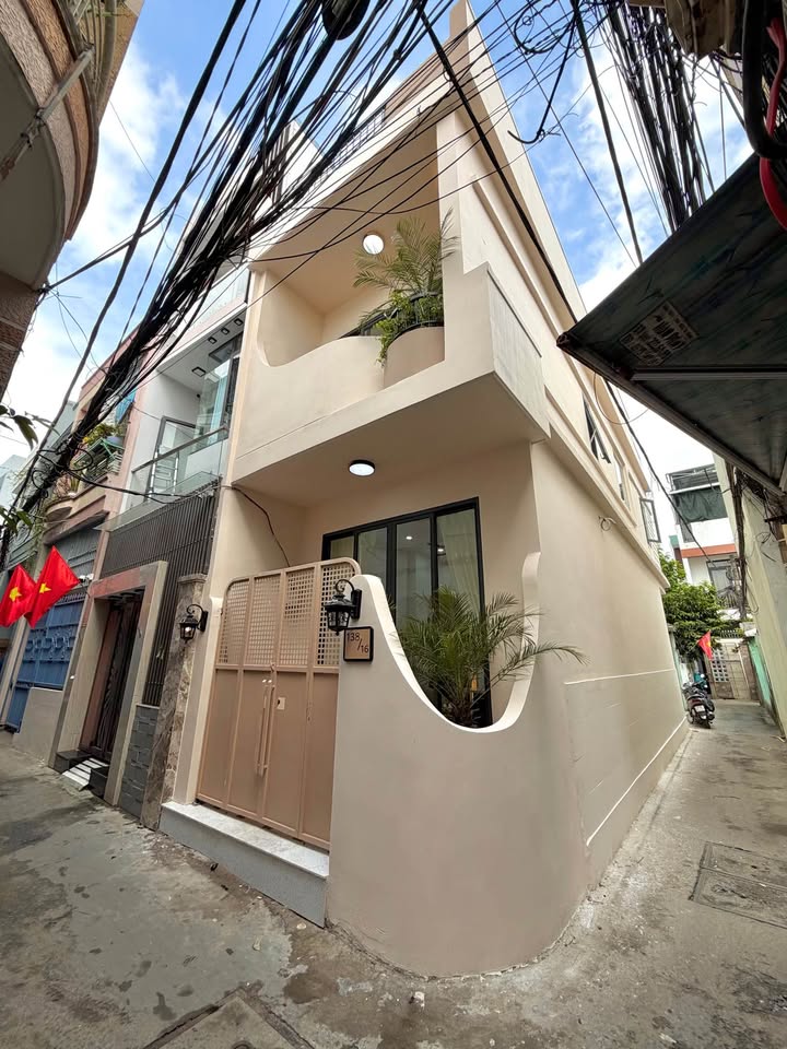 Nhà 2 mặt kiệt Nguyễn Tất Thành, Hải Châu 50m² giá 4.89 tỷ - Vị trí lô góc đắc địa!