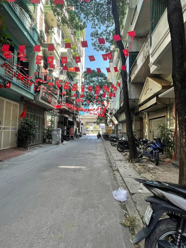 Nhà mặt ngõ Nguyễn Xiển, Thanh Xuân 39m² giá 15.4 tỷ - Kinh doanh sầm uất!