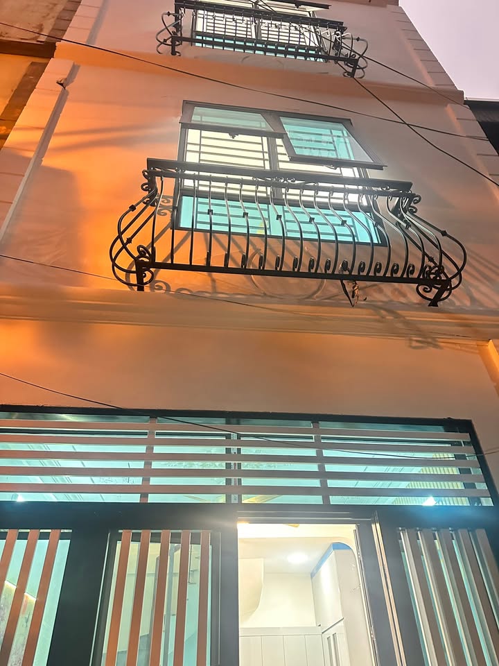 Nhà đẹp Hoàng Mai 22m² giá 5.8 tỷ - Ô tô đỗ cửa, lô góc thoáng mát!