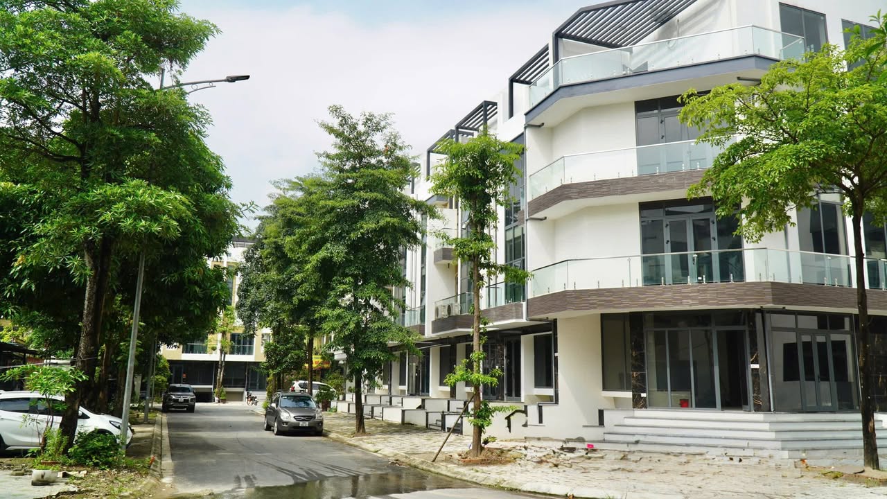 Văn phòng cho thuê tại KĐT Thanh Hà 30m² giá 4 triệu - Căn góc thoáng sáng, dễ nhận diện!