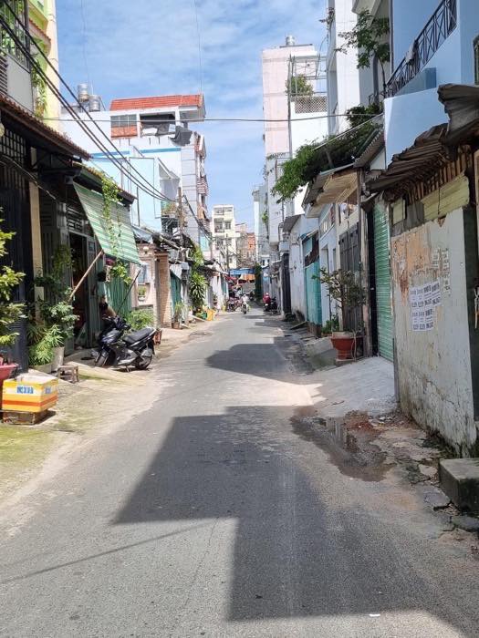 Nhà phố Tân Phú 140m² giá 15.7 tỷ - Sổ hồng đẹp, cho thuê ngay!