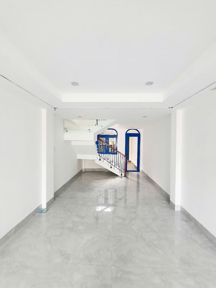 Nhà mặt tiền đường 2/9, Hải Châu, Đà Nẵng 67m² giá 8 tỷ - Nhà mới 3,5 tầng, sẵn sàng vào ở!