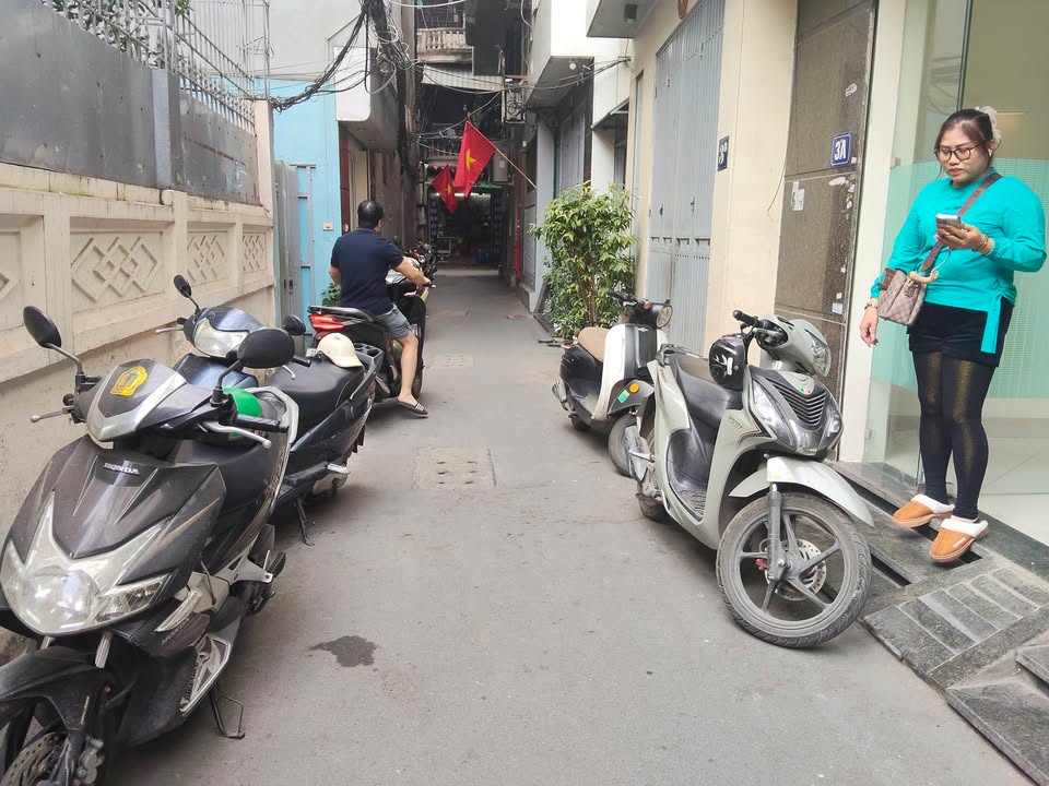 Nhà phố Đống Đa 40m² giá 14.6 tỷ - Mặt tiền khủng, vị trí đắc địa!