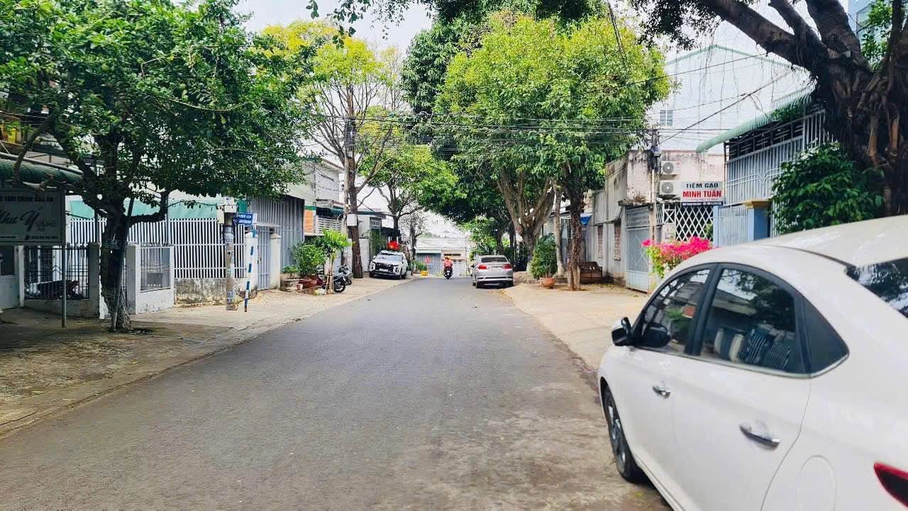 Nhà mặt tiền Trương Công Định, Buôn Ma Thuột 94.5m² giá 5.1 tỷ - Vị trí vàng trung tâm!