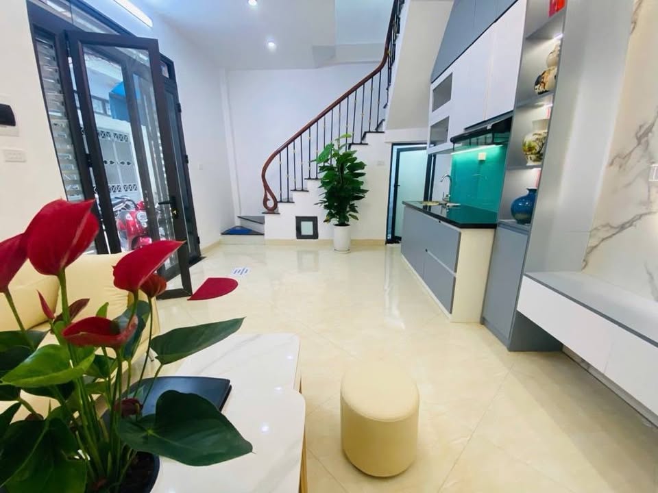Nhà phố Tân Mai 25m² giá 4.6 tỷ - Thiết kế hiện đại, kinh doanh tốt!