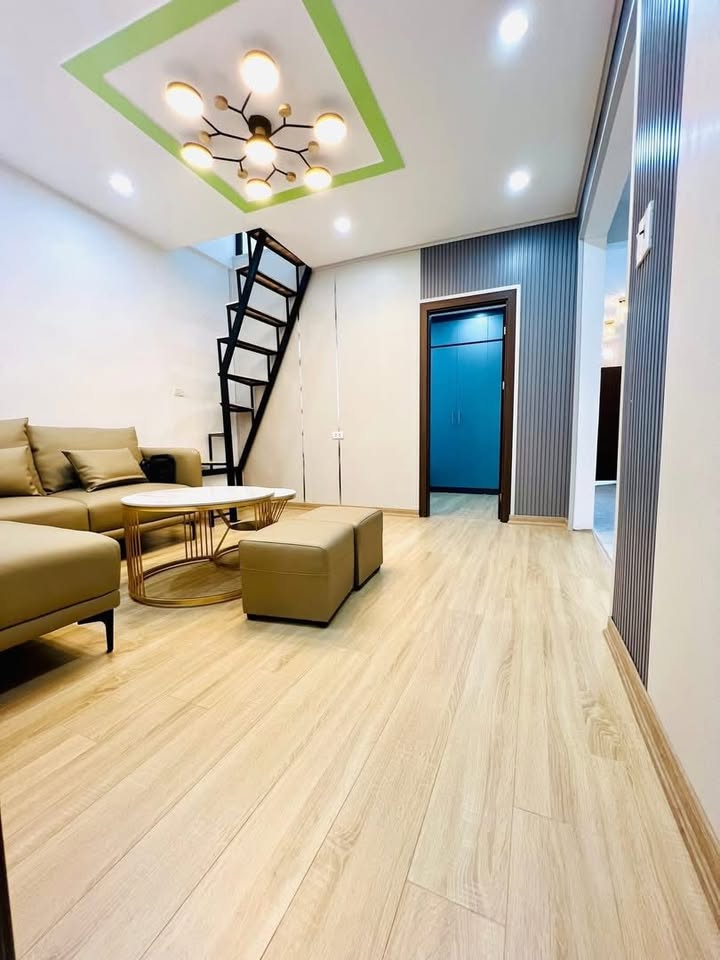 Căn hộ tập thể Quỳnh Mai - Hai Bà Trưng 90m² giá 3 tỷ - Sẵn sàng vào ở ngay!
