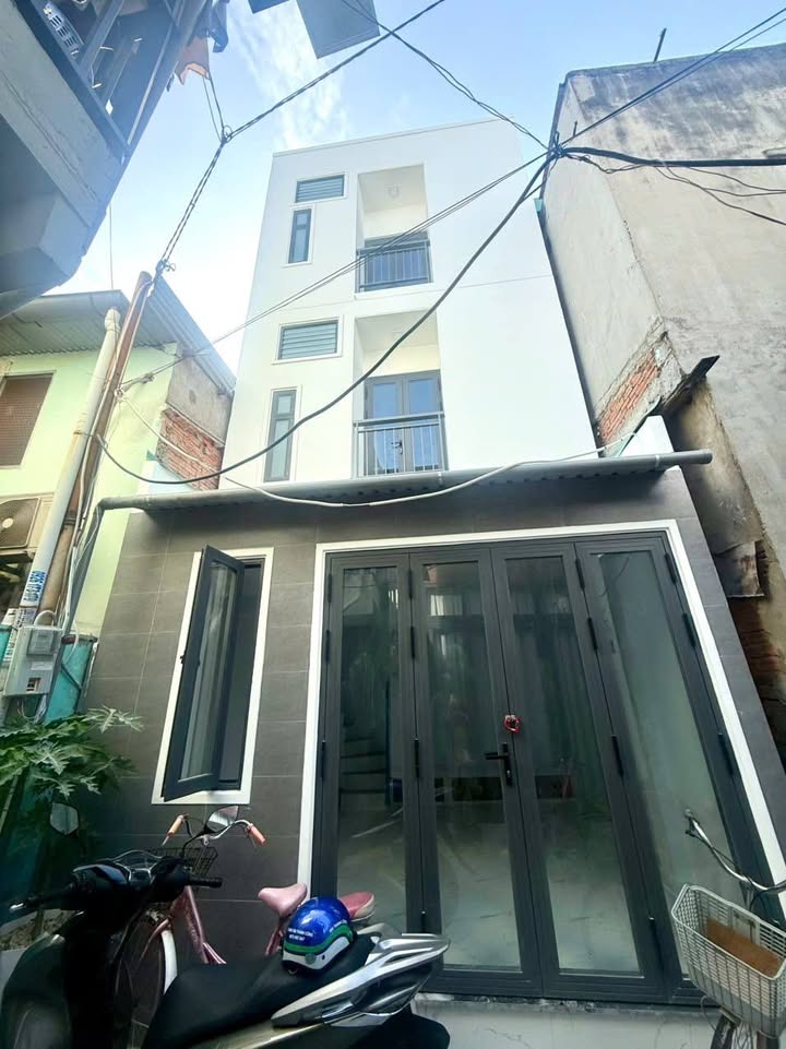 Nhà bán Bình Đông, P14, Q8 - 20m² giá 3.35 tỷ - Gần chợ hoa Xuân!