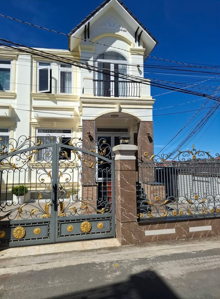 Nhà nguyên căn 6PN 5WC đường Hồ Xuân Hương giá 15 triệu - Không thể bỏ lỡ!