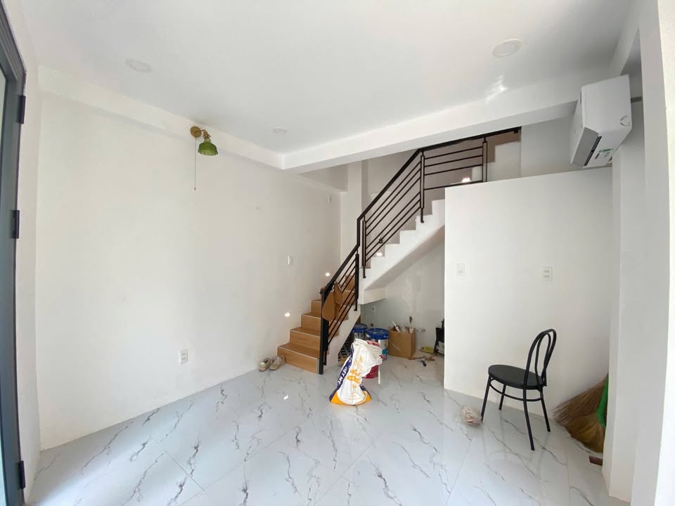 Nhà phố cho thuê Hoa Đào, Phú Nhuận 17m² giá 20 triệu - Căn góc 2 mặt tiền, mới 100%!