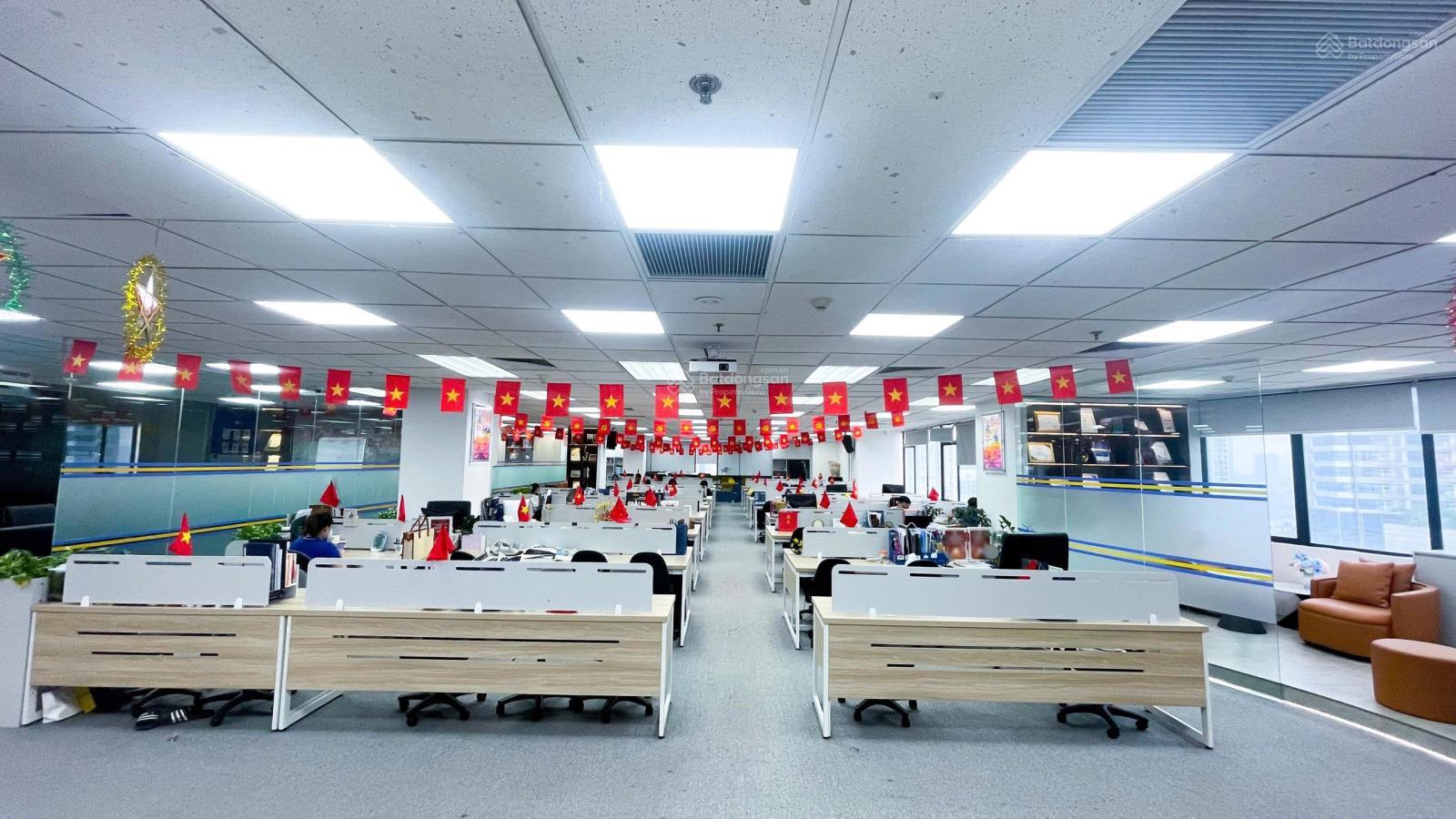 Cho thuê văn phòng 200m² Nguyễn Văn Huyên - Tòa nhà văn phòng chuyên nghiệp