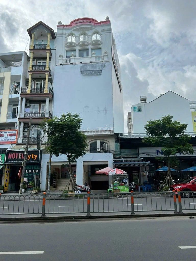 Building cho thuê mặt tiền đường Bờ Bao Tân Thắng, quận Tân Phú, diện tích 1200m² - Kinh doanh đa ngành nghề!