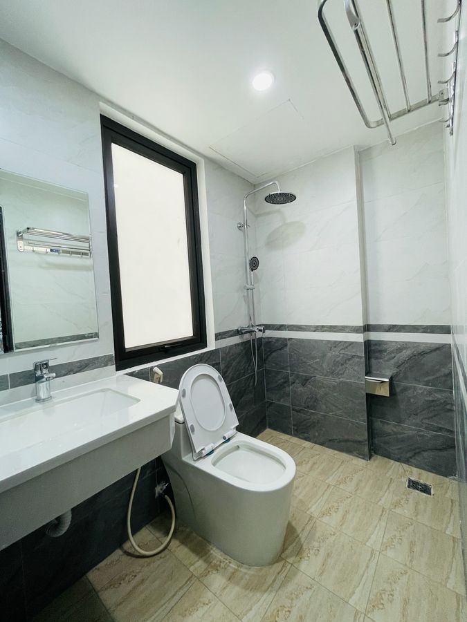 Bán nhà 5 tầng Hoàng Mai 48m² giá 12.2 tỷ - Tự xây, sổ đỏ chính chủ!