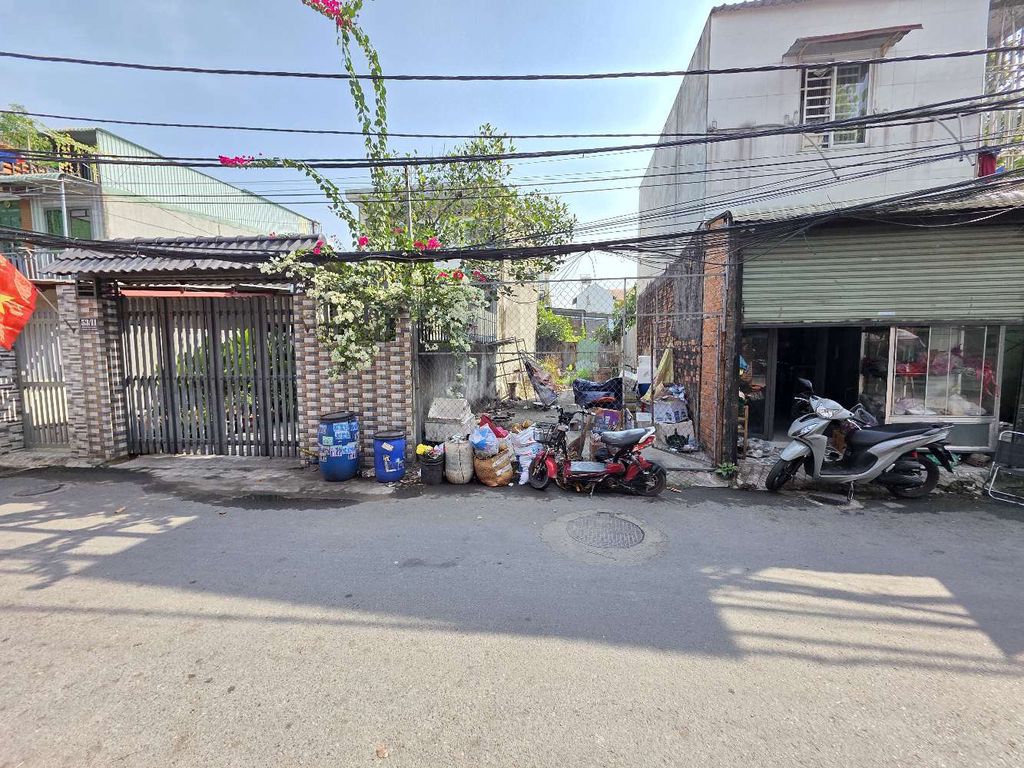 Đất mặt tiền Nguyễn Công Hoan, Dĩ An 67.7m² giá 4.8 tỷ - Kinh doanh tốt, sổ hồng riêng!