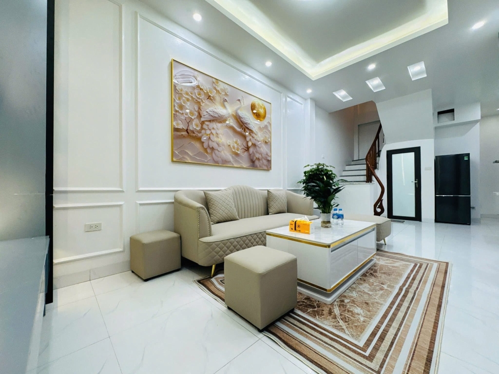 Nhà Đình Thôn 28m² giá 7.7 tỷ - Ô tô đỗ cửa, kinh doanh sầm uất!