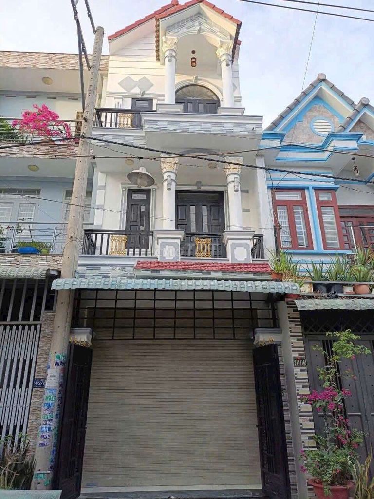 Nhà phố mặt tiền ĐT 743 phường Bình Chuẩn 60m² giá 3.7 tỷ - Đầy đủ tiện ích xung quanh!