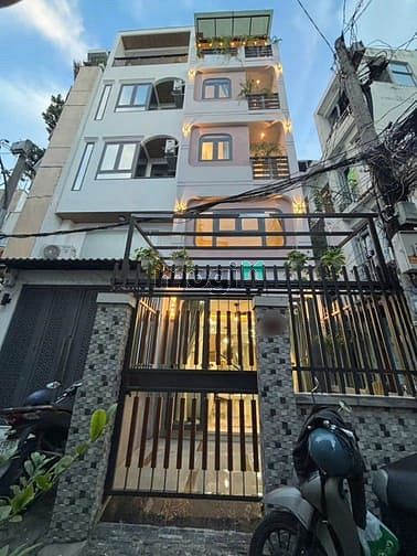 Nhà 5 tầng Phú Nhuận 200m² giá 7 tỷ - Căn góc phong thủy tốt!