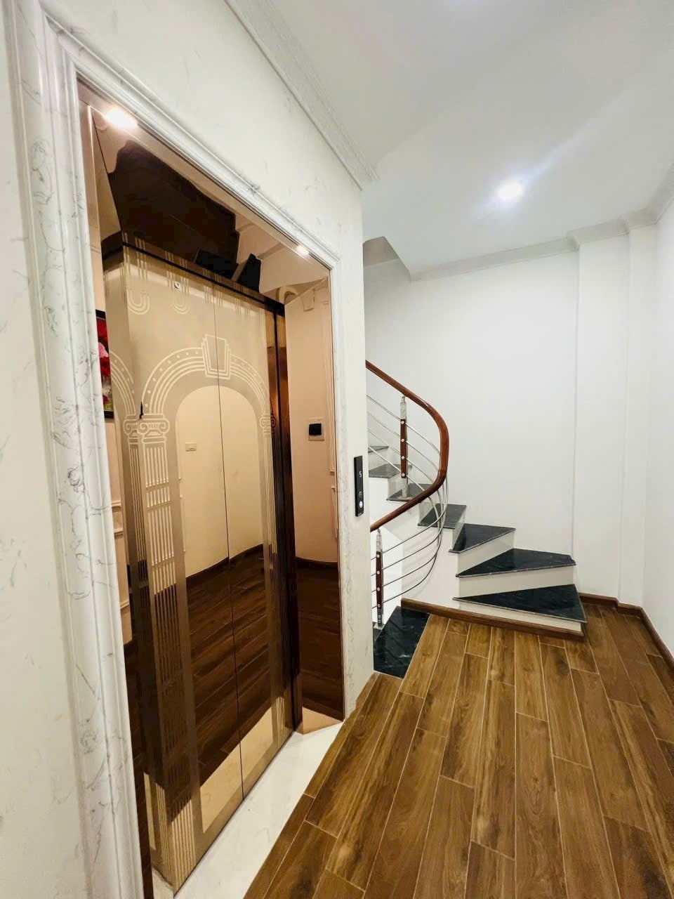 Bán nhà 7 tầng Chùa Bộc, Đống Đa 58m² giá 19.3 tỷ - Đón Tết ngay!