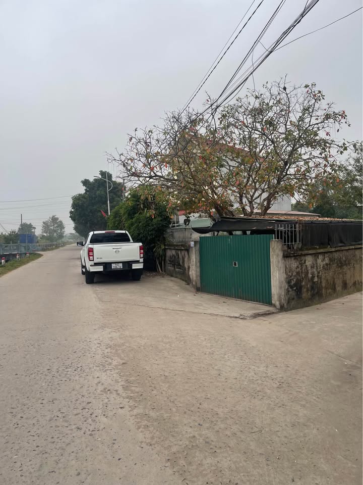 Đất nền Hồng Phong Đông Triều 99m² giá 1 tỷ - Vị trí đắc địa, đông dân cư!