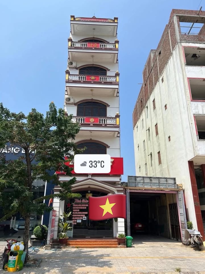 Bán nhà mặt tiền Lý Thường Kiệt Đồng Hới 180m² giá 10 tỷ - Đang kinh doanh khách sạn ổn định!