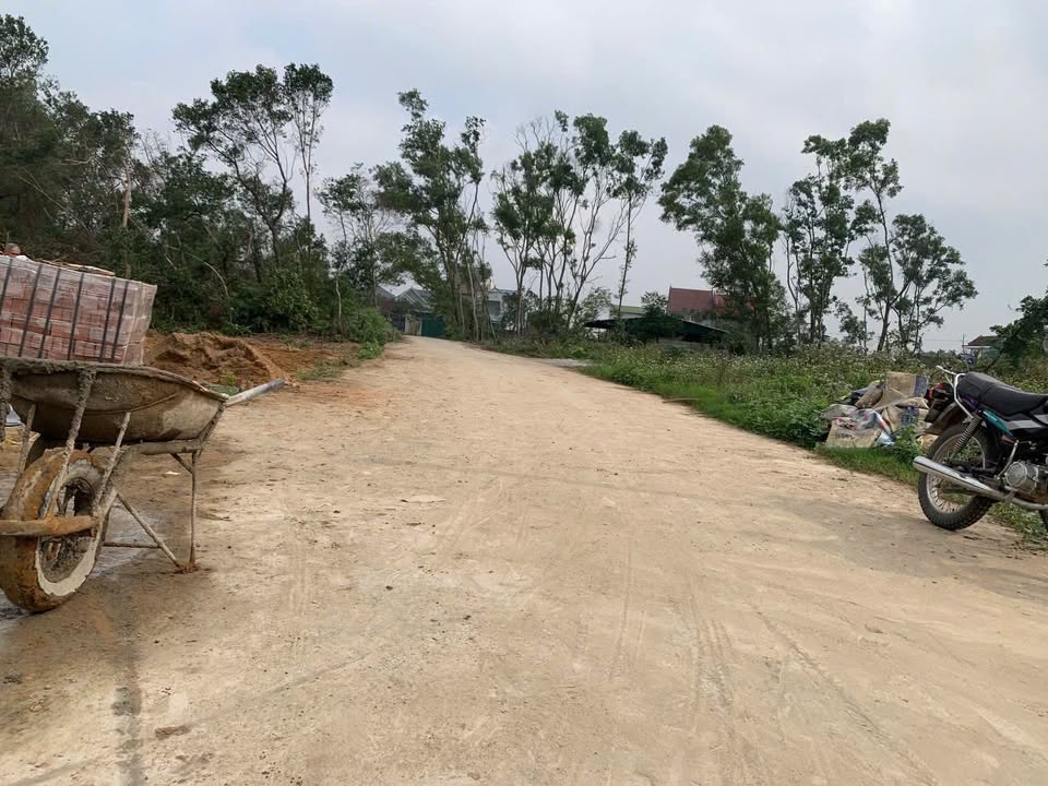 Bán đất Xóm Thái Sơn, xã Nghi Thái, 173.8m² giá 1.8 tỷ - Đường thông thoáng, vị trí đông dân cư!