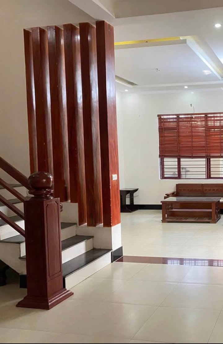 Nhà 2 tầng mặt tiền đường Lê Duẩn, Hà Tĩnh - Thiết kế hiện đại, giá chỉ 5 tỷ!