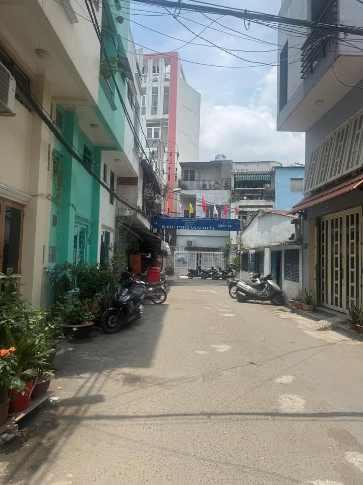 Nhà riêng hẻm xe hơi 6m Thành Thái, Q.10 - Diện tích 53m² giá 10.x tỷ - Gần bệnh viện và trường học!