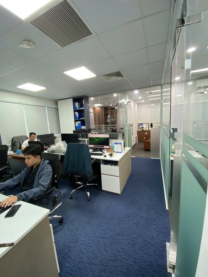 Sàn văn phòng 311m² tại Duy Tân, Cầu Giấy - Ngăn sẵn phòng, giá chỉ 10$