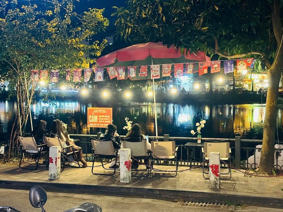 Quán cà phê mặt phố Hồ Văn Chương, Đống Đa 30m² - Kinh doanh đỉnh cao bên hồ