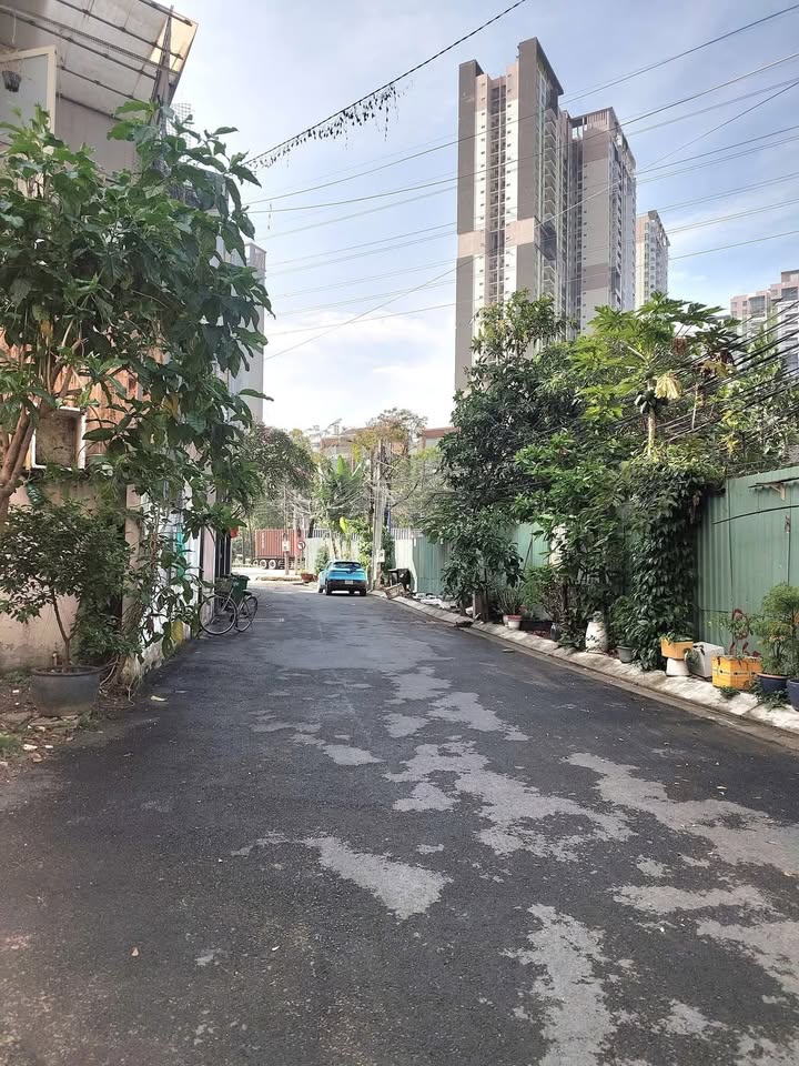 Nhà 2 mặt hẻm Trịnh Khắc Lập Thủ Đức 109.8m² giá 9 tỷ - Cơ hội đầu tư sinh lời!