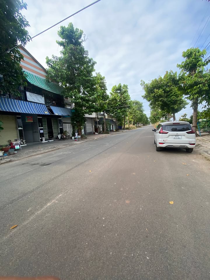 Cho thuê nhà xưởng An Điền Bến Cát 200m² - Gần khu công nghiệp, giá chỉ 7 triệu/tháng!