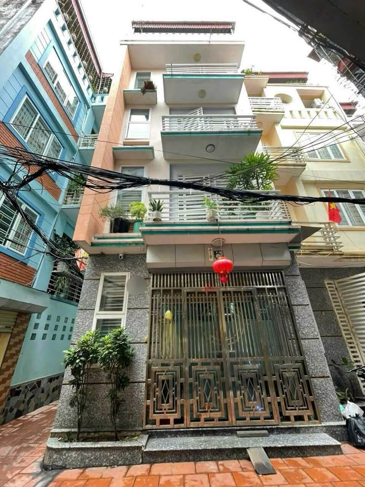 Bán nhà 5 tầng Trần Nguyên Hãn 44m² giá 2.39 tỷ - Không gian sống lý tưởng!