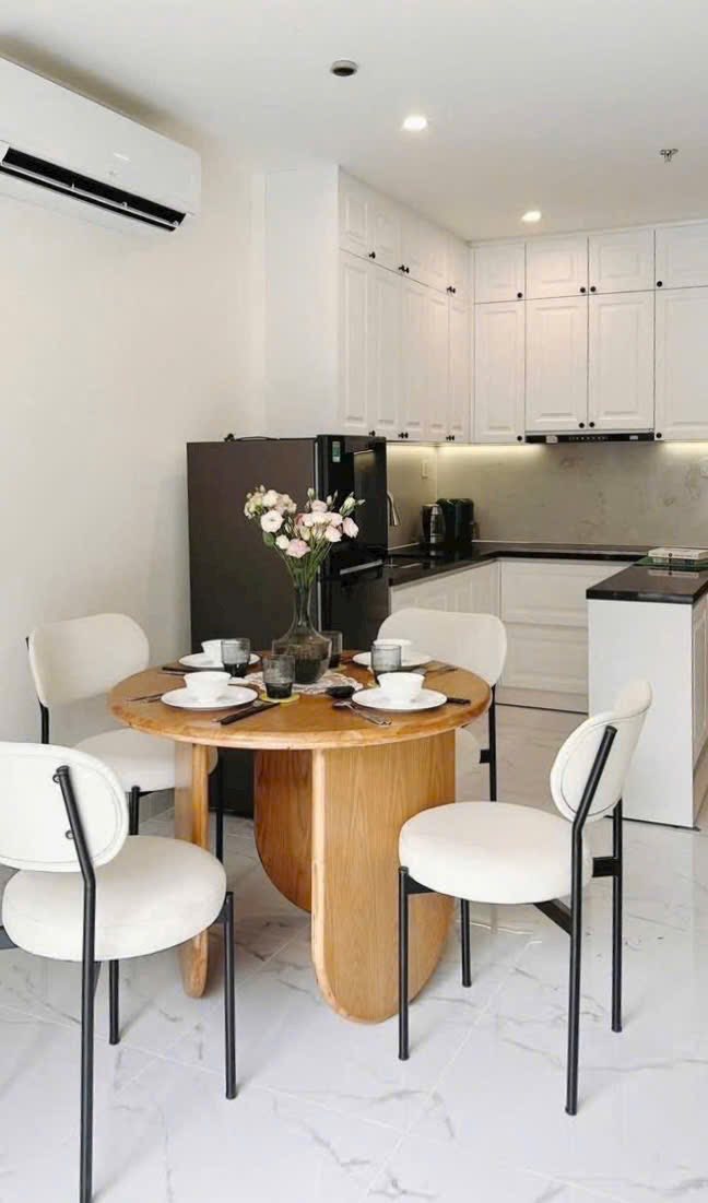 Căn hộ Vinhomes Grand Park Thủ Đức 1PN giá 9 triệu - Full nội thất xịn, tone trắng sang trọng!