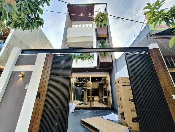 Nhà 3 tầng Hòa Thọ Tây 100m² giá 7.3 tỷ - Không gian sống lý tưởng cho gia đình