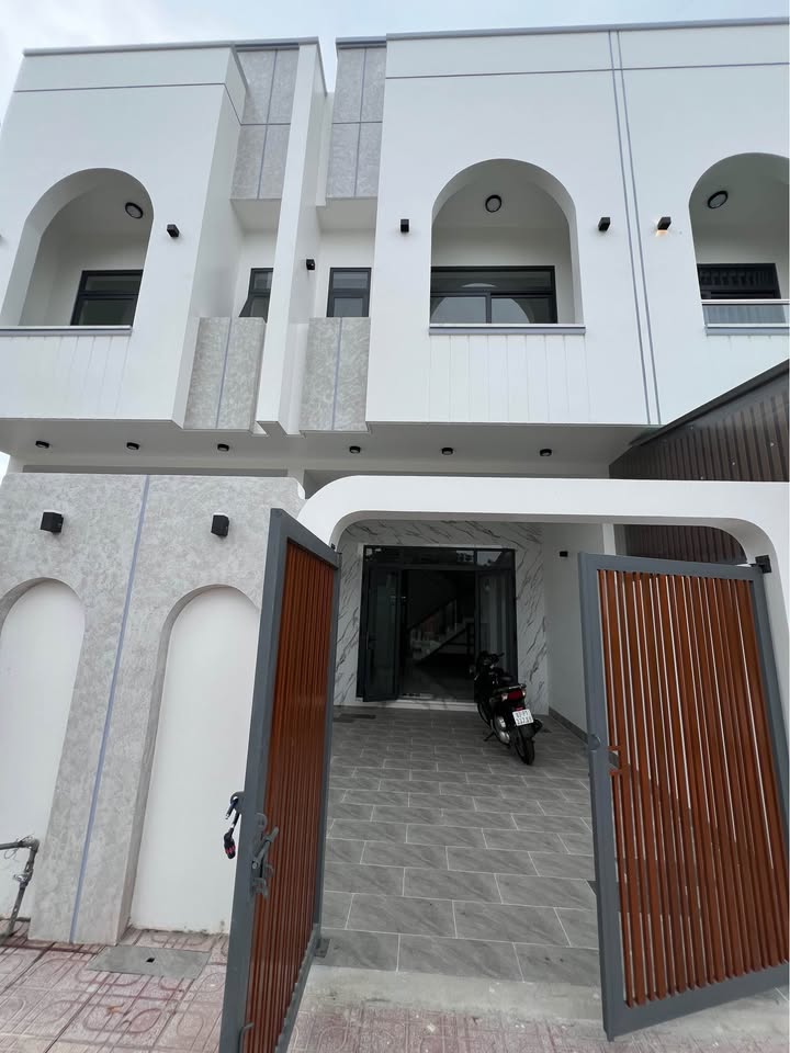 Nhà phố KDC 5A Sóc Trăng 84m² giá 2.86 tỷ - Thiết kế hiện đại, đầy đủ công năng!