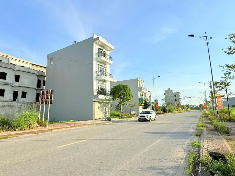 Lô đất mặt tiền Nguyễn Mộng Tuân, Rừng Thông 125m² giá 4 tỷ - Kinh doanh cực đắc địa!