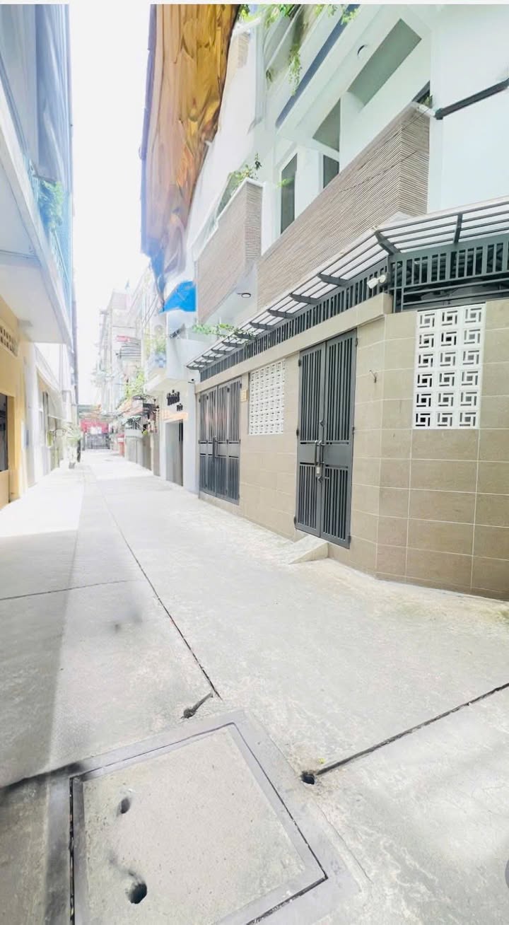 Nhà riêng 577 Trần Hưng Đạo, Quận 1 - 30m² - Ô tô đỗ cách 1 căn, giá 4.98 tỷ!