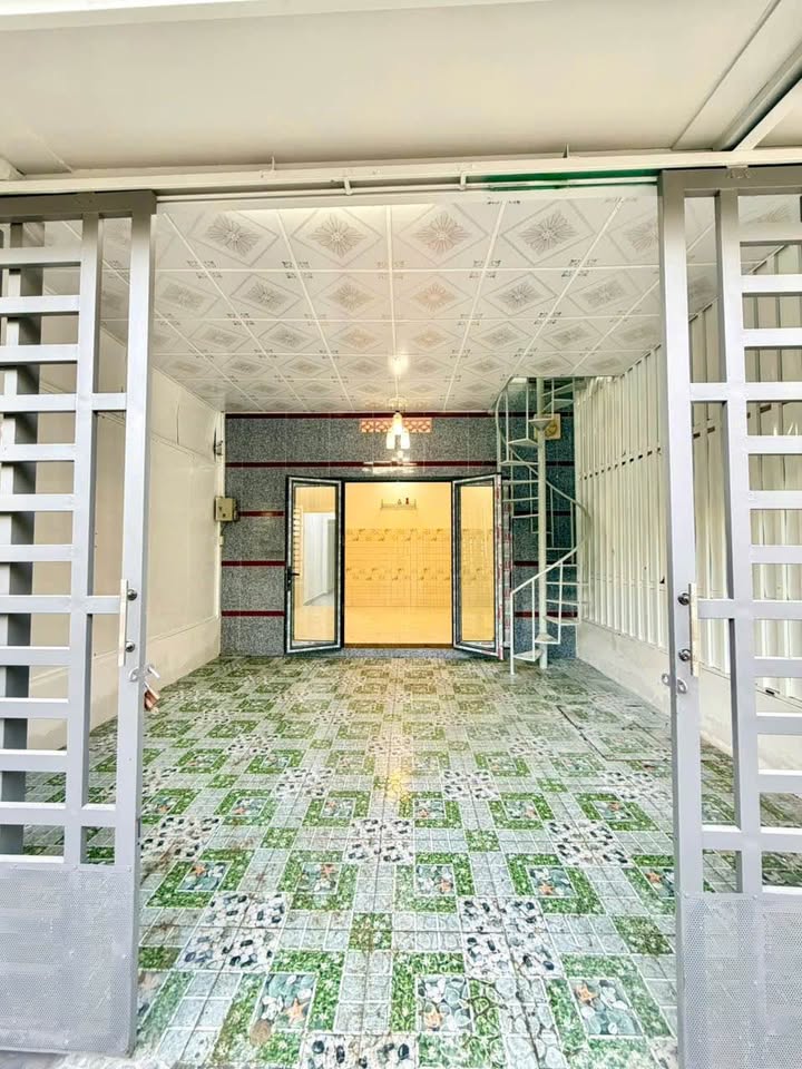 Nhà riêng Tân Hiệp Tân Uyên 130m² giá 2.05 tỷ - Đường ô tô, sân ô tô thoải mái!