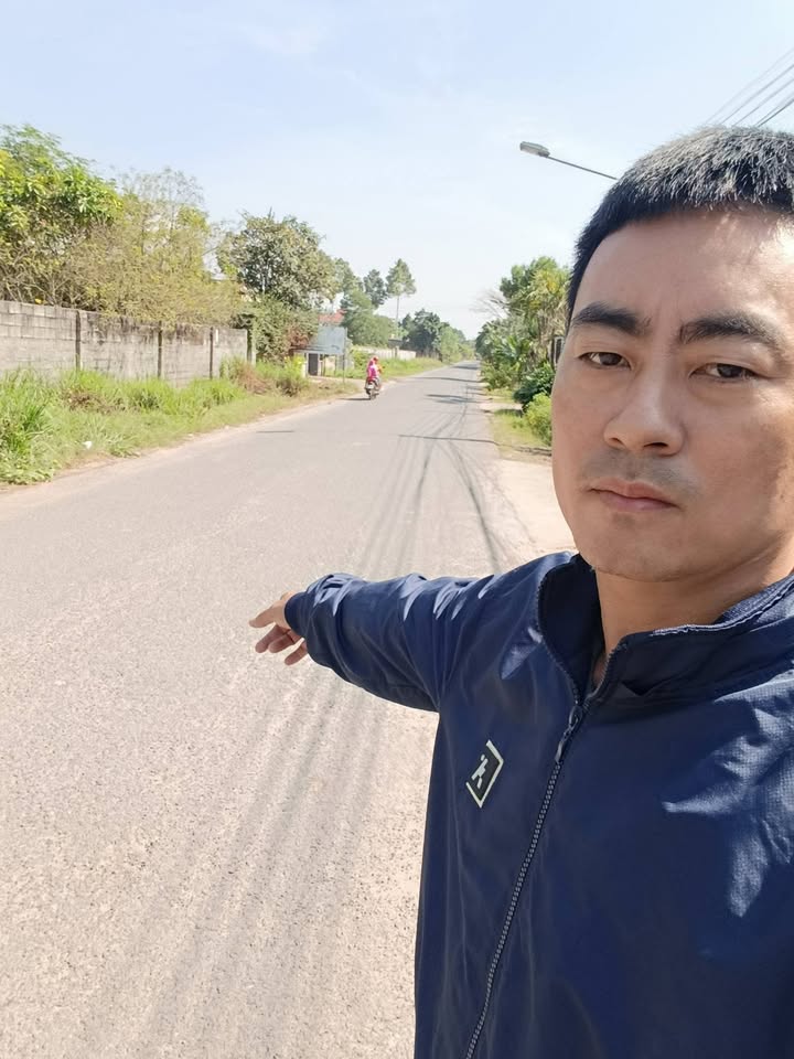 Nhà bán gấp tại Long Phước, 174m² chỉ 1.45 tỷ - Mặt tiền đường lớn!