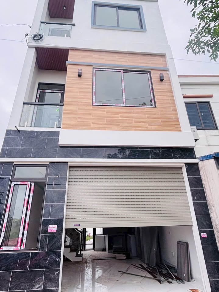 Nhà 3 tầng Thịnh Đán, Thái Nguyên 150m² giá 3 tỷ - Không thể bỏ lỡ!