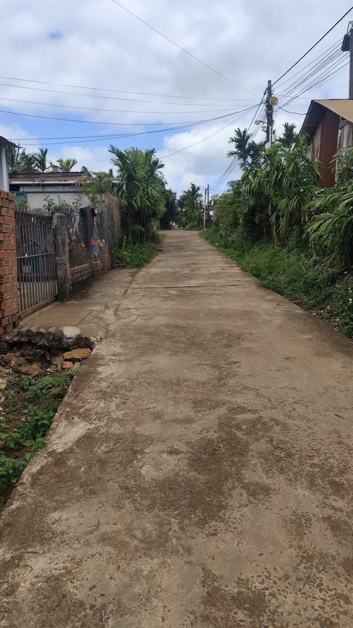 Nhà cấp 4 tại Dliê Yang, Ea H'leo 198m² giá 1.1 tỷ - Khu dân cư thân thiện!