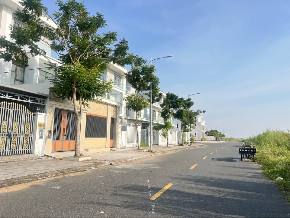 Biệt thự cho thuê mặt biển Khu Đô Thị Tây Bắc, Rạch Giá 200m² - Vị trí đắc địa cho ở và kinh doanh!