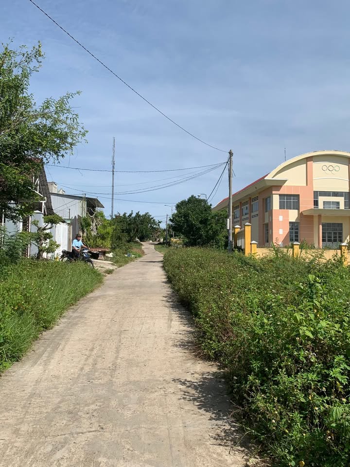 Lô đất An Khê 300m² giá 1.3 tỷ - Vị trí đắc địa, an ninh tốt!