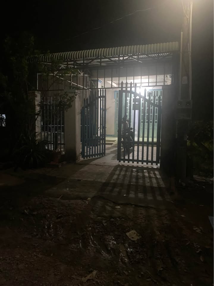 Nhà nguyên căn Hòa Thành 2PN giá chỉ 2 triệu/tháng - Sẵn sàng cho thuê!