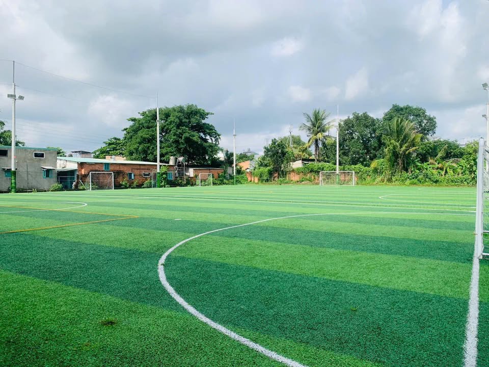 Cho thuê khoán vận hành 4000m² Đỗ Xuân Hợp - Sân bóng đá mini hoạt động ngay!