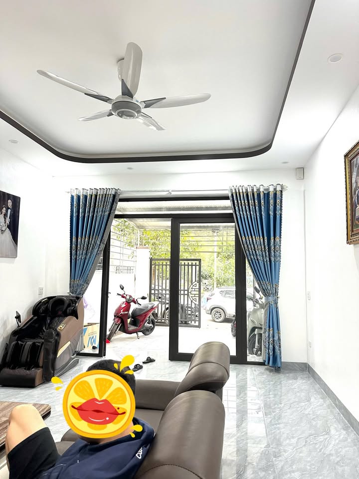 Nhà 3 tầng mặt đường Trần Phú, Yên Bái 80m² giá 2.8 tỷ - Chính chủ bán gấp!