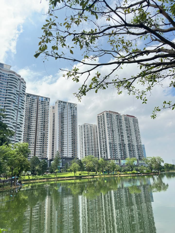 Căn hộ 3PN Chung cư N01-T5 Bắc Từ Liêm 122m² giá 22 triệu - Đẹp lung linh với view hồ!