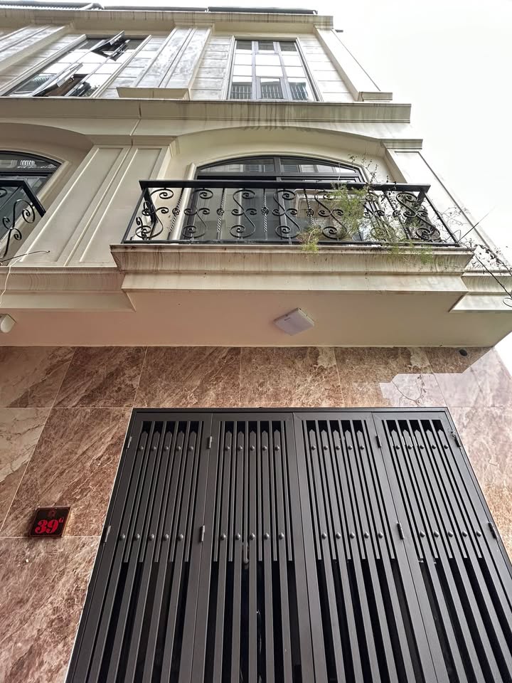 Nhà đẹp Bồ Đề 5 tầng 36m² giá 8.45 tỷ - Chính chủ bán gấp!