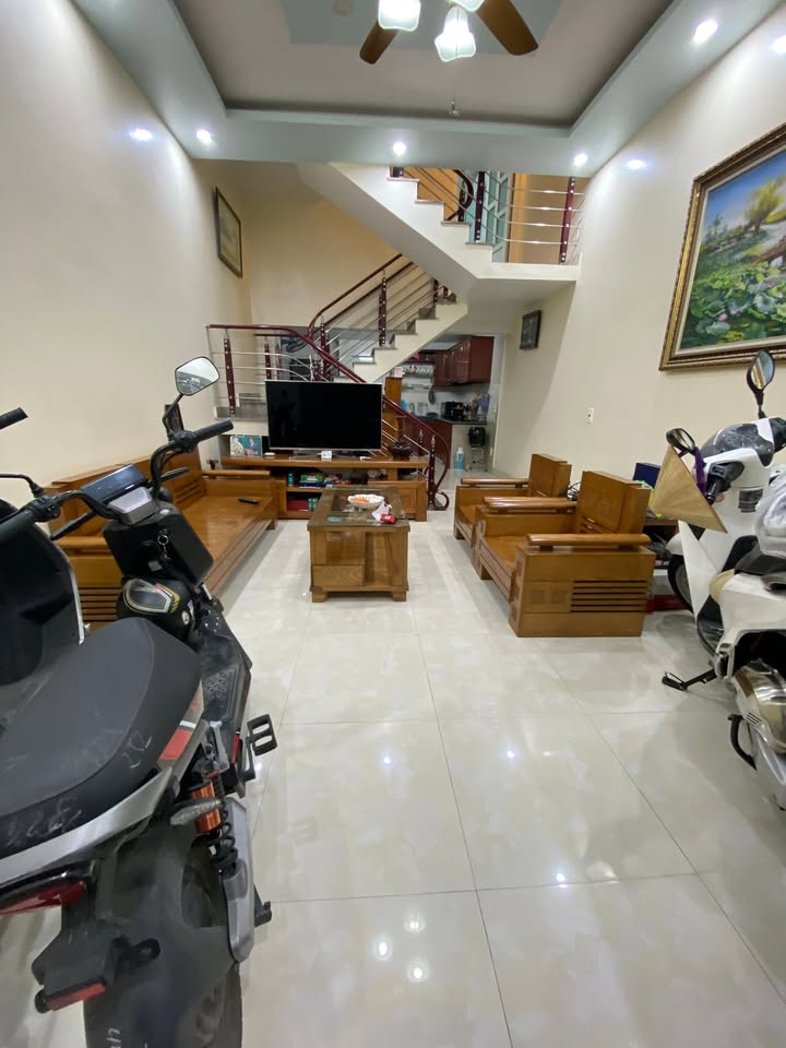 Nhà bán tại ngõ 409 Miếu Hai Xã, Hải Phòng 46m² giá 3.2 tỷ - Ô tô đỗ cửa thoải mái!